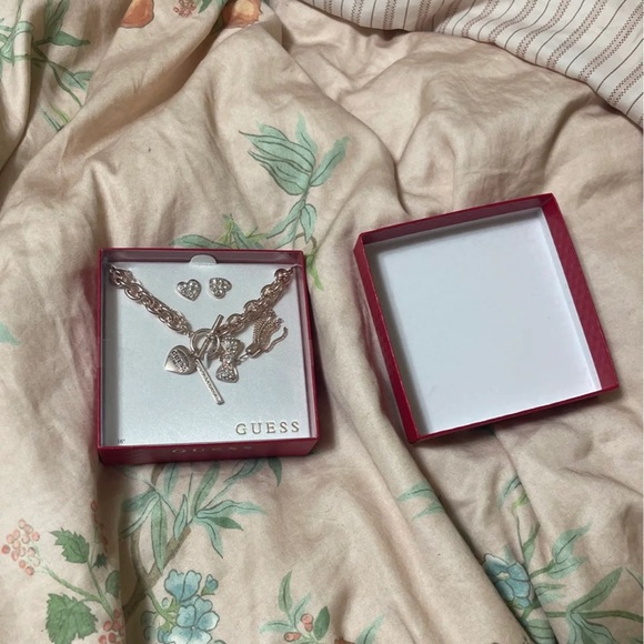 Guess necklace gift set - Picture 1 of 1